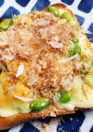 【乗せて焼くだけ】枝豆チーズトースト-レシピのメイン写真