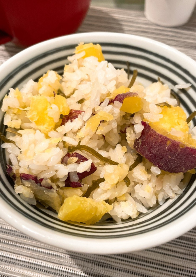 さつまいもと塩昆布の炊き込みご飯-レシピのメイン写真
