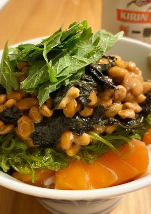 漬けサーモン納豆めかぶ丼-レシピのメイン写真
