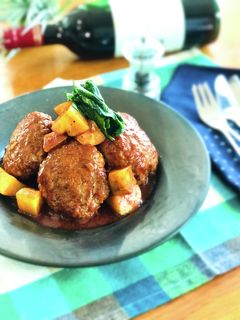 野菜ジュースで楽ちん♪煮込みハンバーグ-レシピのメイン写真