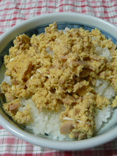 お手軽♪ シーチキン❀マヨ❀タマ丼-レシピのメイン写真