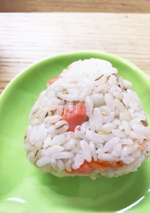 子ども大好き！豆腐のたれでサケおにぎり-レシピのメイン写真