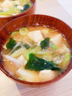 白だしで作るネギたっぷり時短味噌汁-レシピのメイン写真