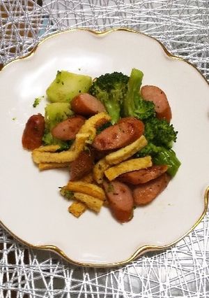 ブロッコリーとウインナーと薄あげ炒め-レシピのメイン写真
