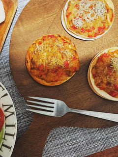 餃子の皮で作る簡単ピザ-レシピのメイン写真