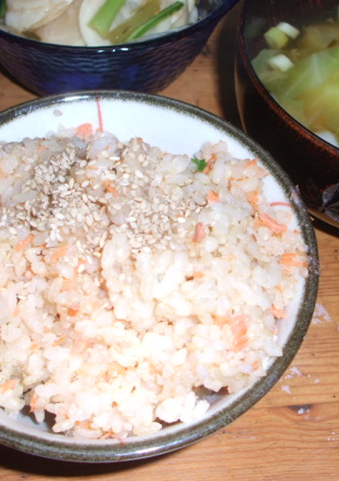 超簡単！鮭の炊き込みご飯！炊飯器使用！-レシピのメイン写真