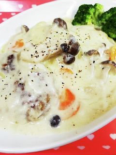 ホワイトソース*煮込みハンバーグ-レシピのメイン写真