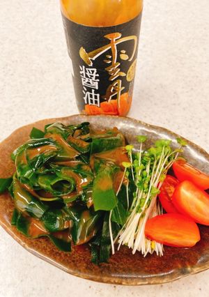 簡単おつまみ♪生わかめのウニ醤油かけ-レシピのメイン写真