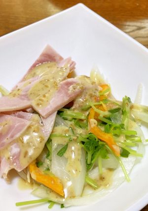 玉ねぎ&カラーピーマン&豆苗&ハムサラダ-レシピのメイン写真