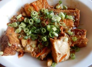 きぬ厚揚げがメインのゴーヤ入り野菜炒め煮-レシピのメイン写真