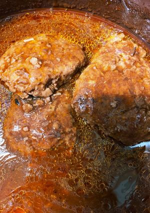 デミグラスソース煮込みハンバーグ-レシピのメイン写真