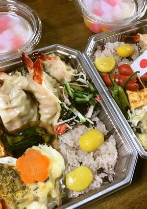 エビ餃子とお赤飯で敬老の日弁当!-レシピのメイン写真