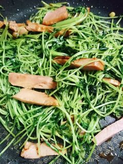 豆苗と焼き豚のダシダ炒め〜♪♪♪-レシピのメイン写真