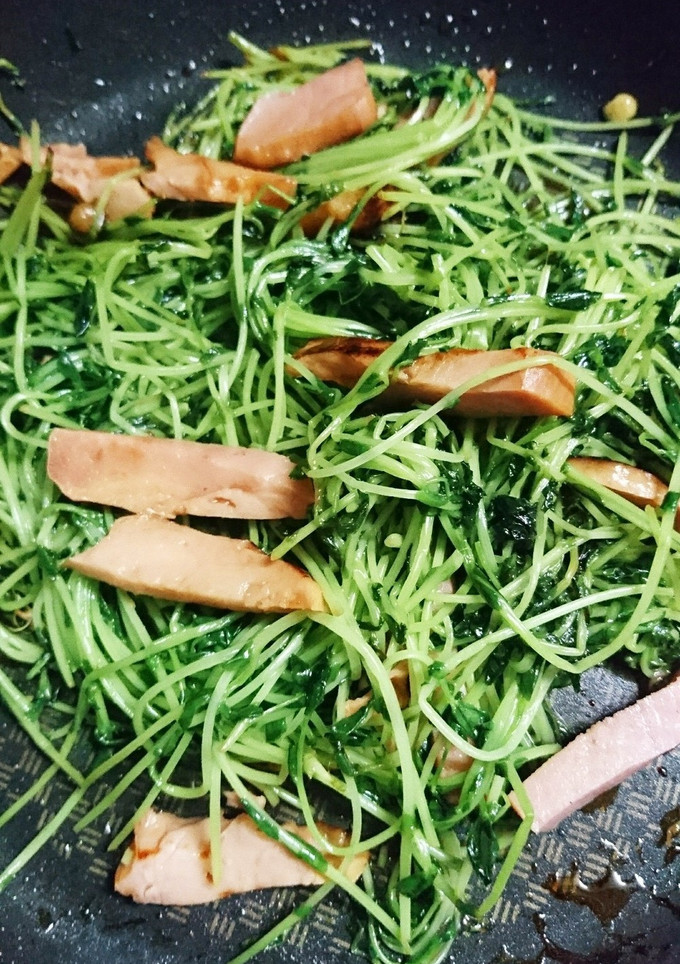 豆苗と焼き豚のダシダ炒め〜♪♪♪-レシピのメイン写真