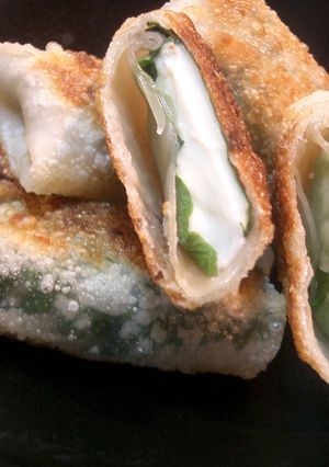 餃子の皮でチーズ春巻☆アンチョビ味-レシピのメイン写真