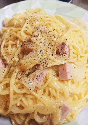 魚肉ソウセージと玉ねぎのカルボナーラ-レシピのメイン写真
