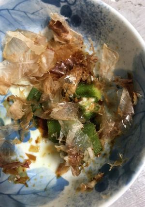 オクラに鰹節入れただけ-レシピのメイン写真
