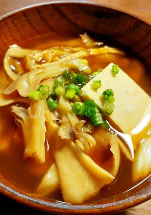 舞茸・豆腐・長葱のお味噌汁-レシピのメイン写真
