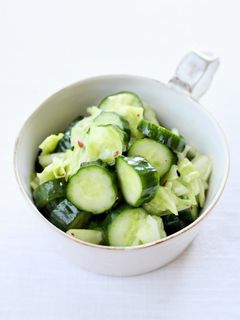 簡単に【キュウリとキャベツの昆布茶浅漬け-レシピのメイン写真