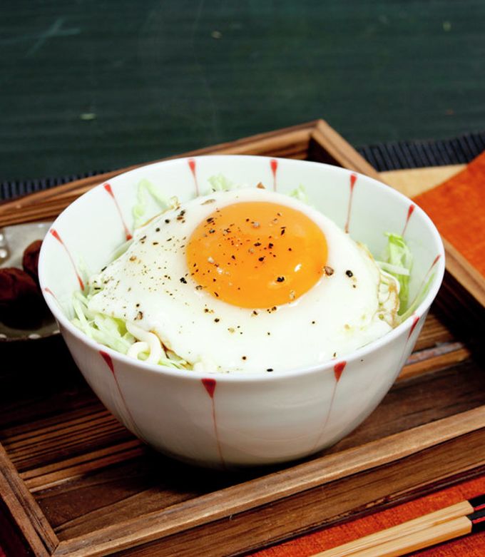 超簡単♪でも！おいしい‼目玉焼き丼 by 若松潮風®キャベツ