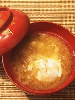 超簡単!たまねぎと落とし卵のお味噌汁✨-レシピのメイン写真