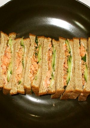 鮭フレークのサンドイッチ♪簡単お弁当パン-レシピのメイン写真