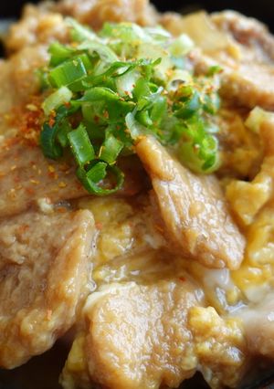 ヘルシーな肉不使用　大豆ミートの親子丼-レシピのメイン写真