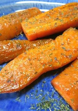 蒸し焼きにするだけ☆人参の甘～いステーキ-レシピのメイン写真