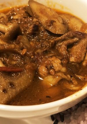 出汁の効いた根菜とキノコのスパイスカレー-レシピのメイン写真