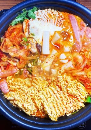 冬の韓国鍋！代用してプデチゲ作り♪-レシピのメイン写真