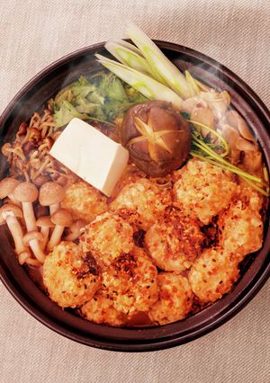 麻辣鶏つみれキノコ鍋-レシピのメイン写真
