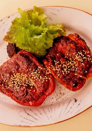 胡麻香るジューシー肉詰めパプリカ-レシピのメイン写真