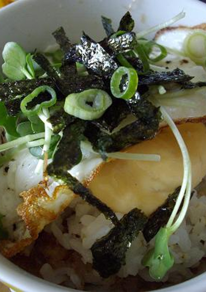 旨い☆我が家のB級グルメおかかチー玉丼-レシピのメイン写真