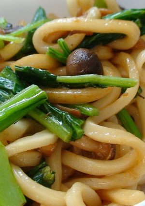 ❤しめじと小松菜の焼うどん❤柚子胡椒風味-レシピのメイン写真