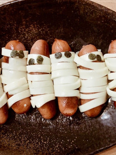 超簡単ハロウィンご飯!ウインナーミイラ-レシピのメイン写真