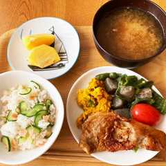 รูปของ 主婦の朝ごはん