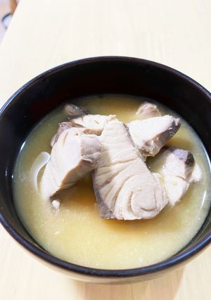 刺身の味噌汁(ハマチ)-レシピのメイン写真