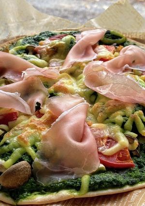 冷凍ほうれん草ソースのグリーンピザ-レシピのメイン写真