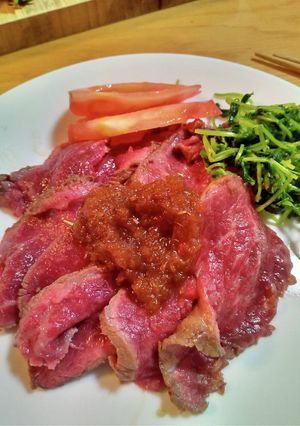 弱火で焼いて、ローストビーフ-レシピのメイン写真