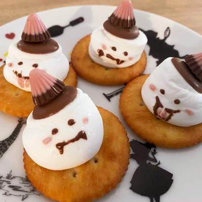 マシュマロおばけエプロン クロ マシュマロおばけエプロン クロ（aboo＞お食事エプロン くろしば