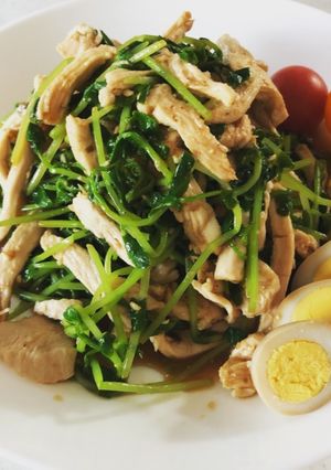 鶏胸肉と豆苗のボリュームサラダ-レシピのメイン写真