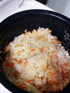 鮭の水煮缶で炊き込みご飯-レシピのメイン写真