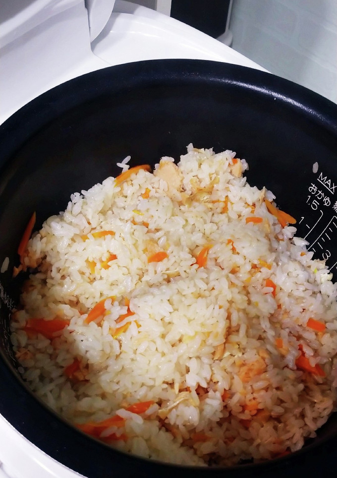 鮭の水煮缶で炊き込みご飯-レシピのメイン写真