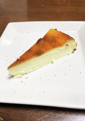 混ぜて焼くだけ！簡単バスクチーズケーキ-レシピのメイン写真