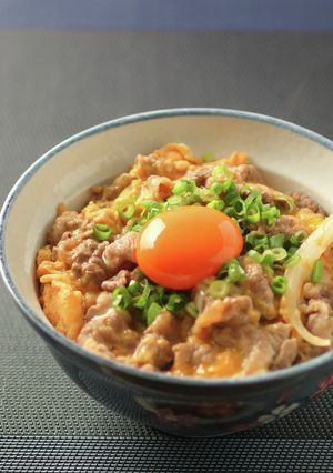 吉野家の秋限定！　月見牛とじ丼♪-レシピのメイン写真