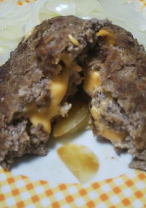 自家製！手捏ねチーズinハンバーグ-レシピのメイン写真