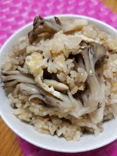舞茸の風味を楽しむ♪舞茸の炊き込みご飯-レシピのメイン写真