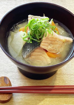 合わせみそでつくる石狩風鮭のみそ汁-レシピのメイン写真