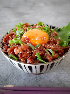 【いわて門崎丑】生ハムで本格ユッケ丼-レシピのメイン写真