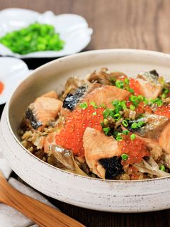 秋鮭の炊き込みご飯-レシピのメイン写真
